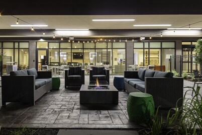 EVEN Hotel Shenandoah - The Woodlands by IHG