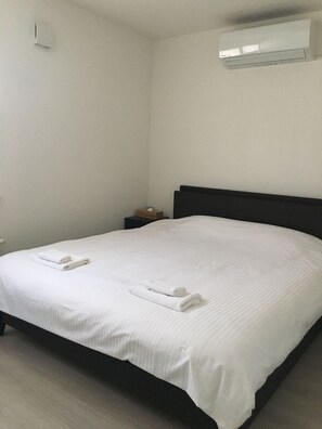 Casa, 3 quartos (3 Bedroom & 1 Tatami Room) | Ferros/tábuas de passar roupa, berços (sobretaxa), Wi-Fi de cortesia