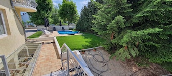 Studio with pool, internet and air conditioning