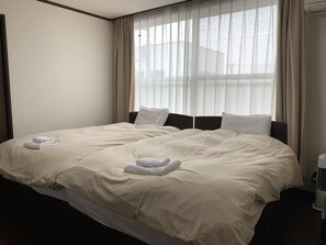 Casa (3 Bedroom & 1 Tatami Room) | 4 dormitorios, tabla de planchar con plancha, cunas (de pago)