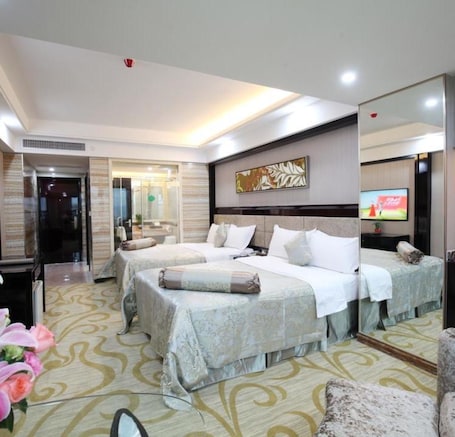 Twin Room, River View | Desk, free WiFi