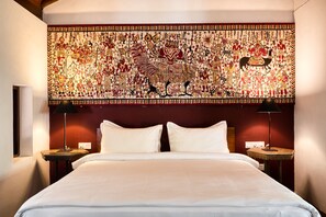 In-room safe, blackout curtains, iron/ironing board, bed sheets - Lunuganga Estate (Bentota)