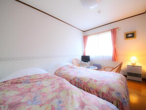 1 bedroom, desk, free WiFi, bed sheets