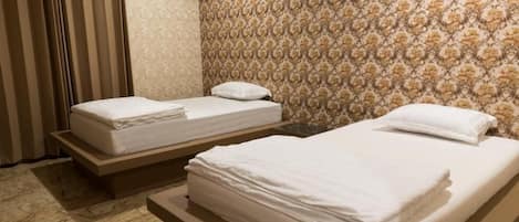 Superior Twin Room, Non Smoking | Individually decorated, desk, free WiFi
