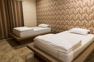 Quarto duplo superior, para não fumantes | Individualmente decorados, escrivaninha, Wi-Fi de cortesia