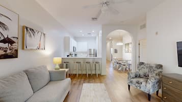 Televisión, futbolito, tenis de mesa y libros