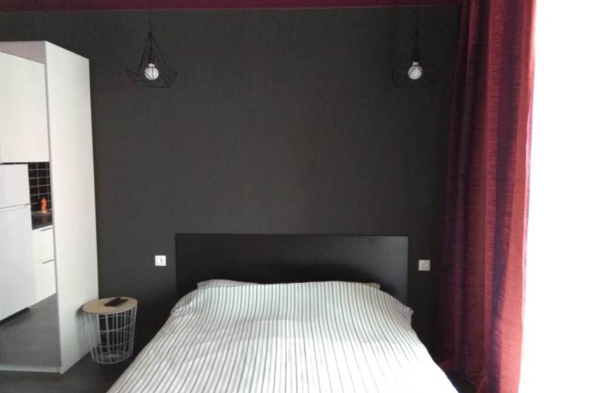 1 bedroom, individually decorated, individually furnished