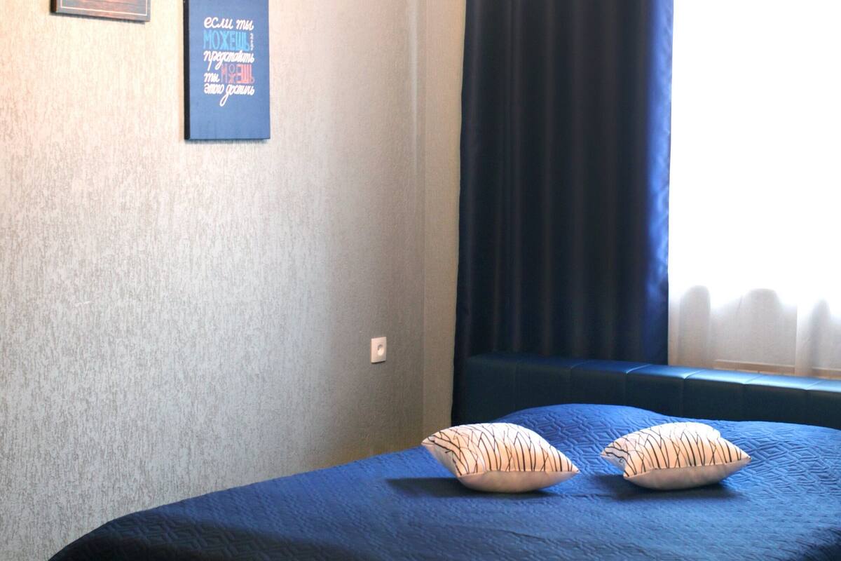 1 bedroom, individually decorated, individually furnished