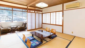 Quarto tradicional, banheiro compartilhado (Japanese Style, Quadruple) | Wi-Fi de cortesia