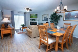 Appartement, meerdere bedden (Whispering Pines 632 Pigeon Forge Vac) | Dineren