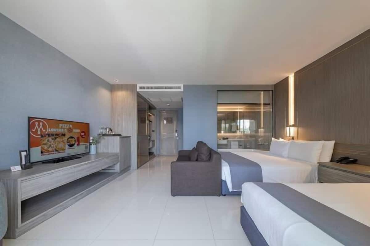 Premium bedding, minibar, in-room safe, desk