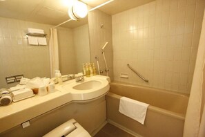 Kostenlose Toilettenartikel, Haartrockner, Handtücher