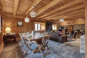 Dining - Chalet 10 pers, on the slopes, Mont Blanc view (St nicolas de veroce / st gervais les ba)