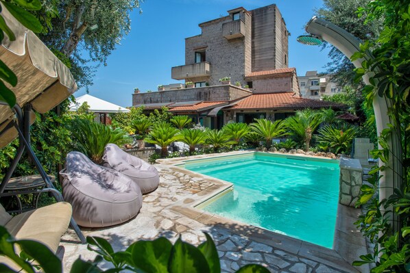 Piscina all'aperto