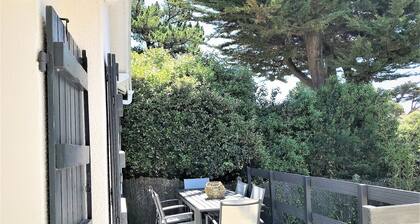 House with gardens La Baule 400m beach and shops 4/6 pers.