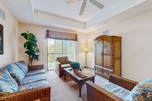 TV, table football, books - 4th floor condo w/ hot tub, balcony, shared pools, sauna, gym, near theme parks (Kissimmee)