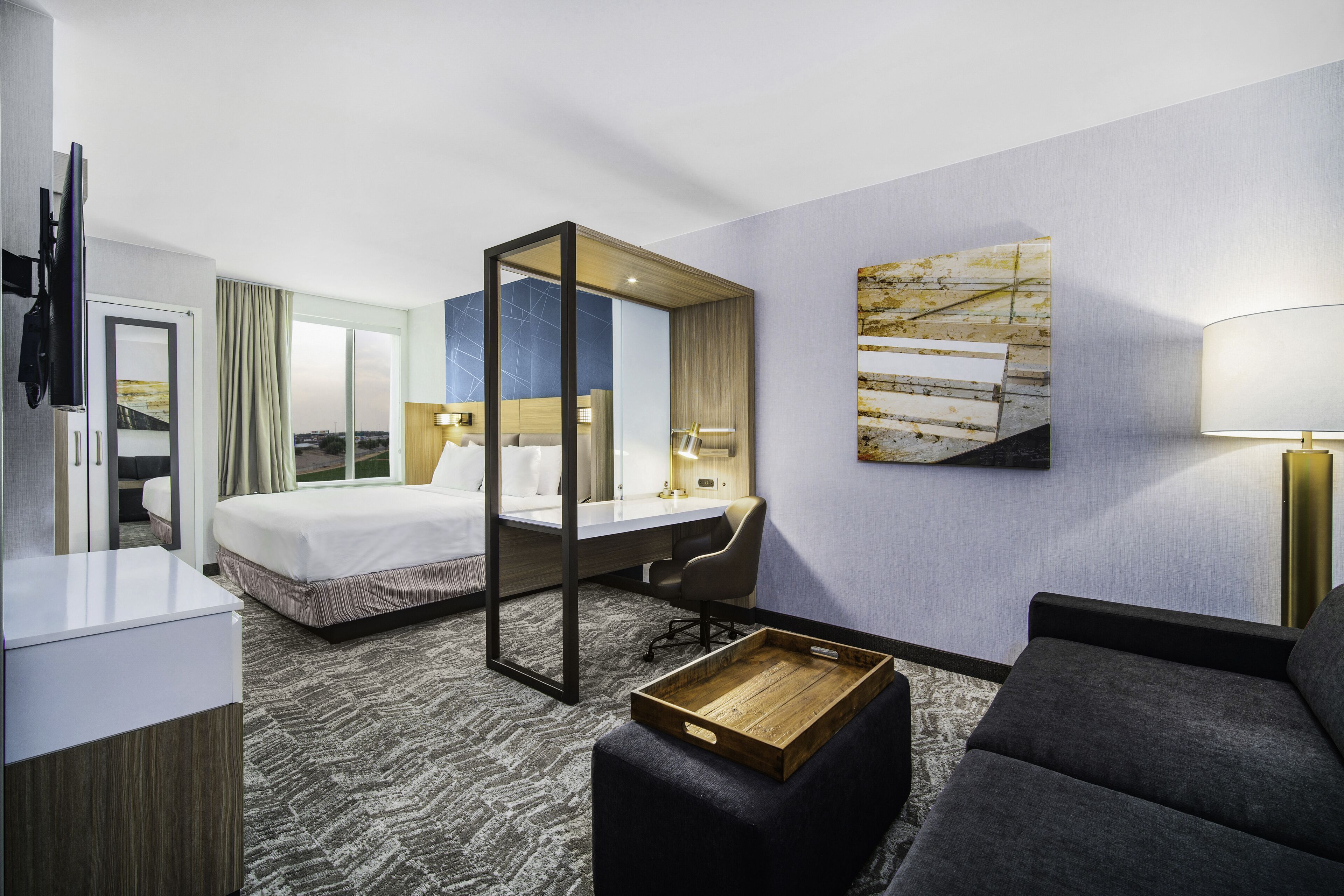 suite, 1 king bed | living area | 43-inch lcd tv with cable channels, tv, netflix