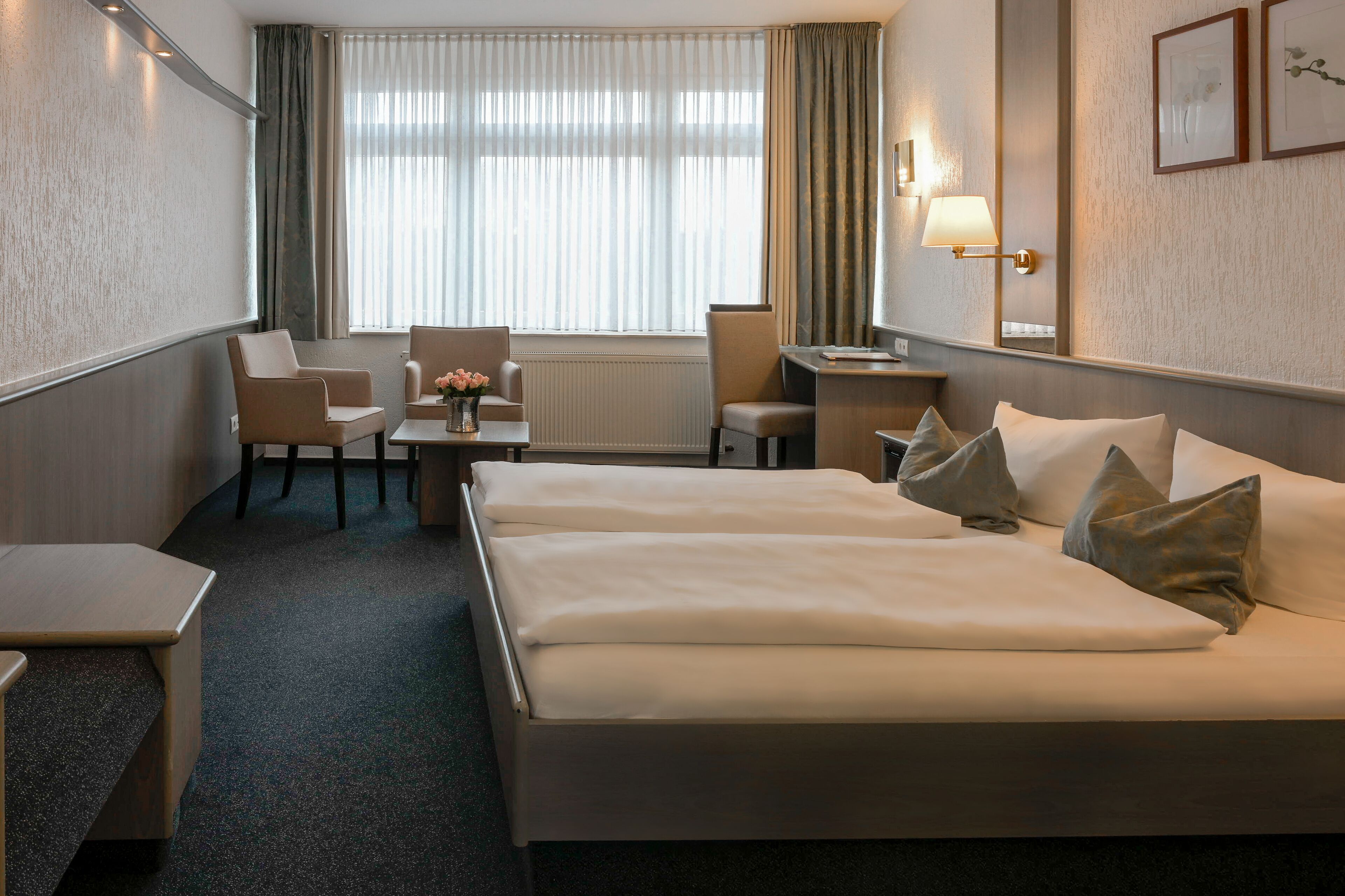 standard double room | desk, blackout curtains, free wifi, bed sheets