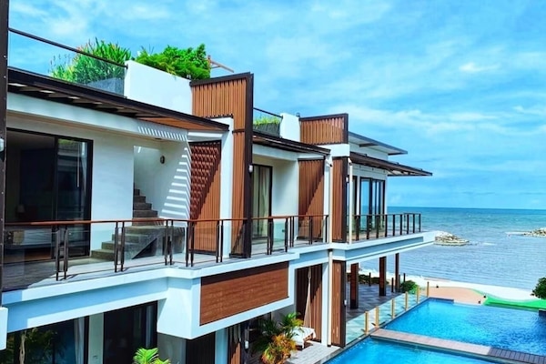 Sky View | Premium bedding, Select Comfort beds, free minibar, in-room safe