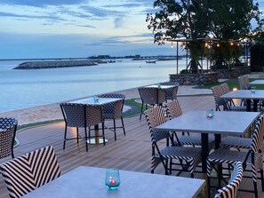 Breakfast, lunch and dinner served - Klongwan Resort (Prachuap Khiri Khan)