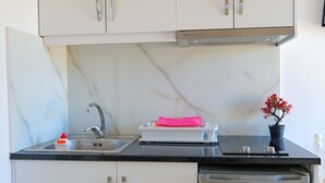 Habitación doble, balcón | Cocina privada
