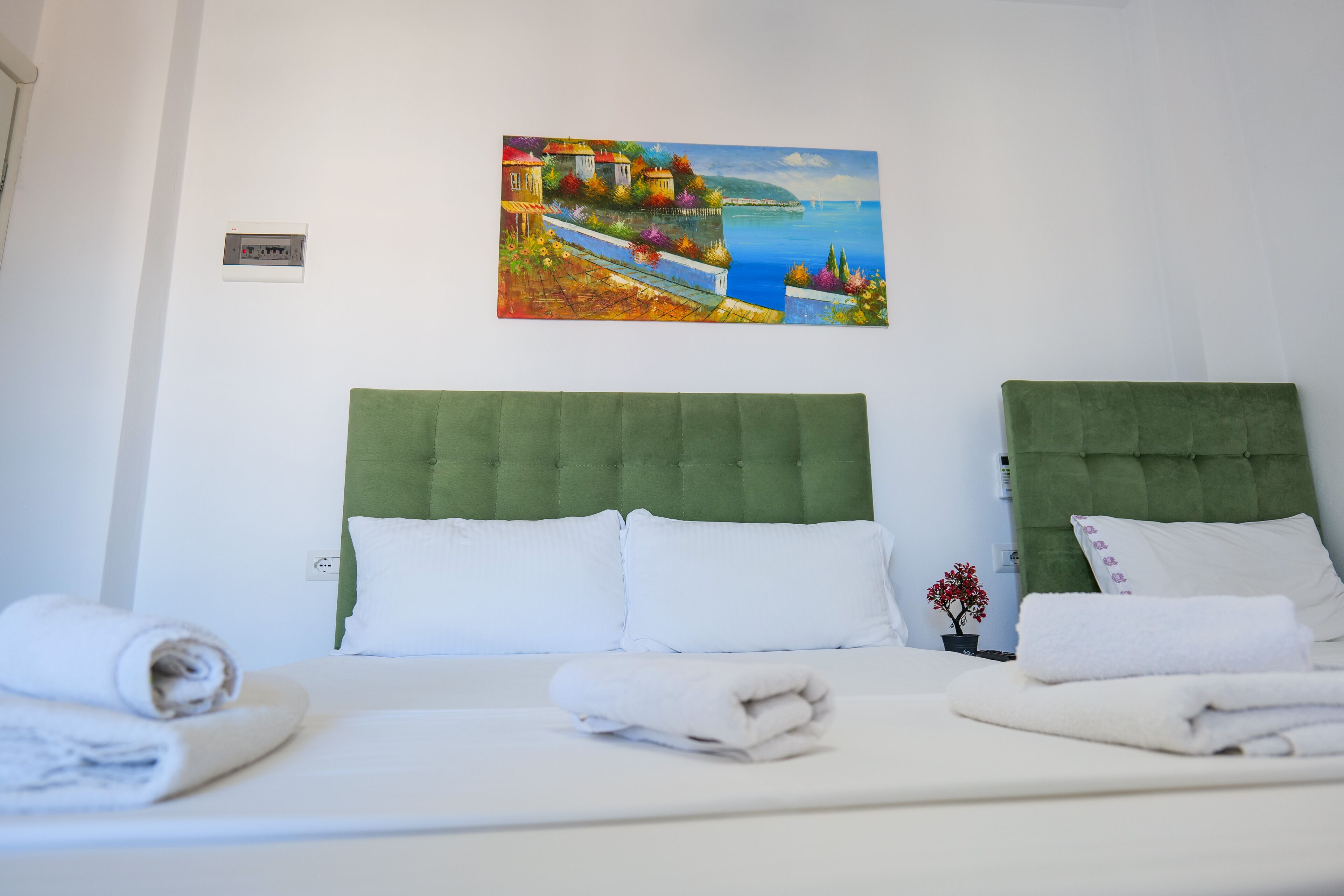 Iron/ironing board, free WiFi, bed sheets