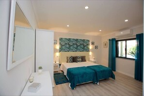 3 soverom, strykejern/-brett, reiseseng for barn og wi-fi (inkludert)