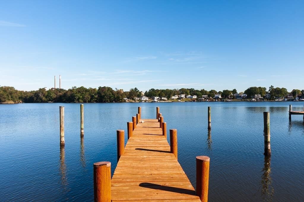 WATERFRONT| 4BR| 1st Floor Master|Family Ready|BWI