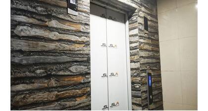 Short Stay In Saket (2BHK Near Max with LIFT)