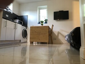 Comfort Apartment, 2 Bedrooms, Kitchen | Television