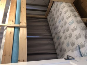 Comfort Apartment, 2 Bedrooms, Kitchen | 2 bedrooms, individually furnished, soundproofing, iron/ironing board - 2 bedroom Apartment Heathrow Airport (Hayes)