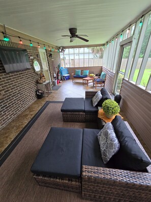 تلفزيون ذكي، مشغل دي في دي