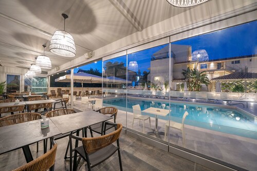 Makris Yialos Apartments