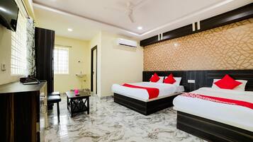 Deluxe Double Room | 1 bedroom, desk, WiFi, bed sheets