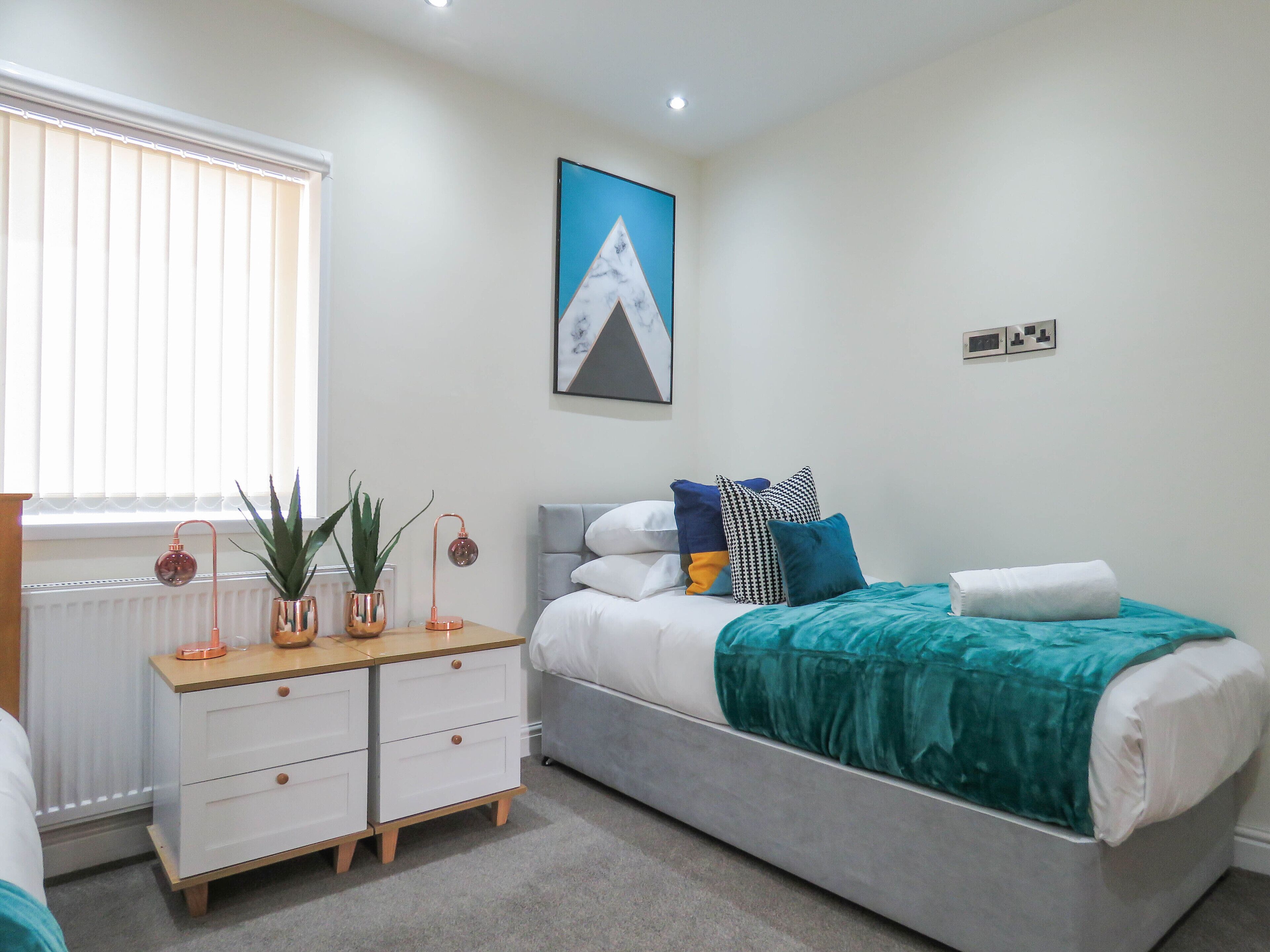 บิสซิเนสทาวน์โฮม | 4 ห้องนอน, เครื่องนอนระดับพรีเมียม, เตารีด/โต๊ะรีดผ้า, เตียงเสริม/เปล