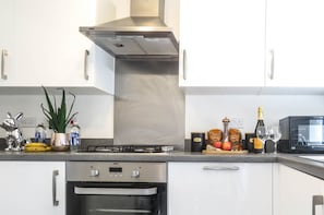 Business Townhome | Private kitchen