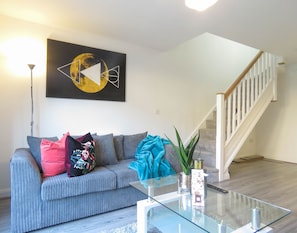 Business Townhome | Living area