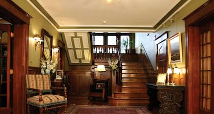 Private Furnished Rooms near Longwood Medical and Coolidge Corner