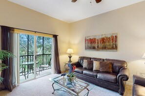 Televisio, DVD-soitin, pöytäjalkapallopöytä, pöytätennispöytä