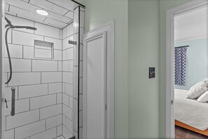Combined shower/bathtub, hair dryer, towels, soap - Gorgeous 2 BR/2BA Condo with Ocean and Canal views, heart of Carolina Beach (Carolina Beach)