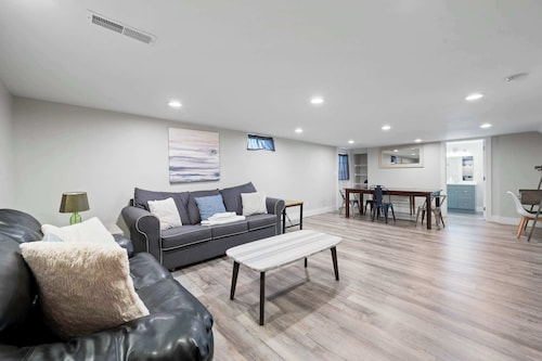 Fishing & Skate Park / 10 mins to Ark / Sleeps 14