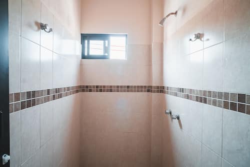 Habitación estándar | Regadera en el baño