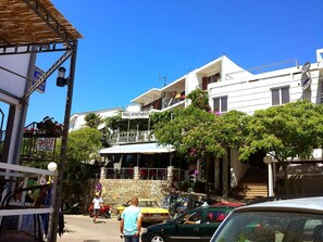 Third-party on-site parking