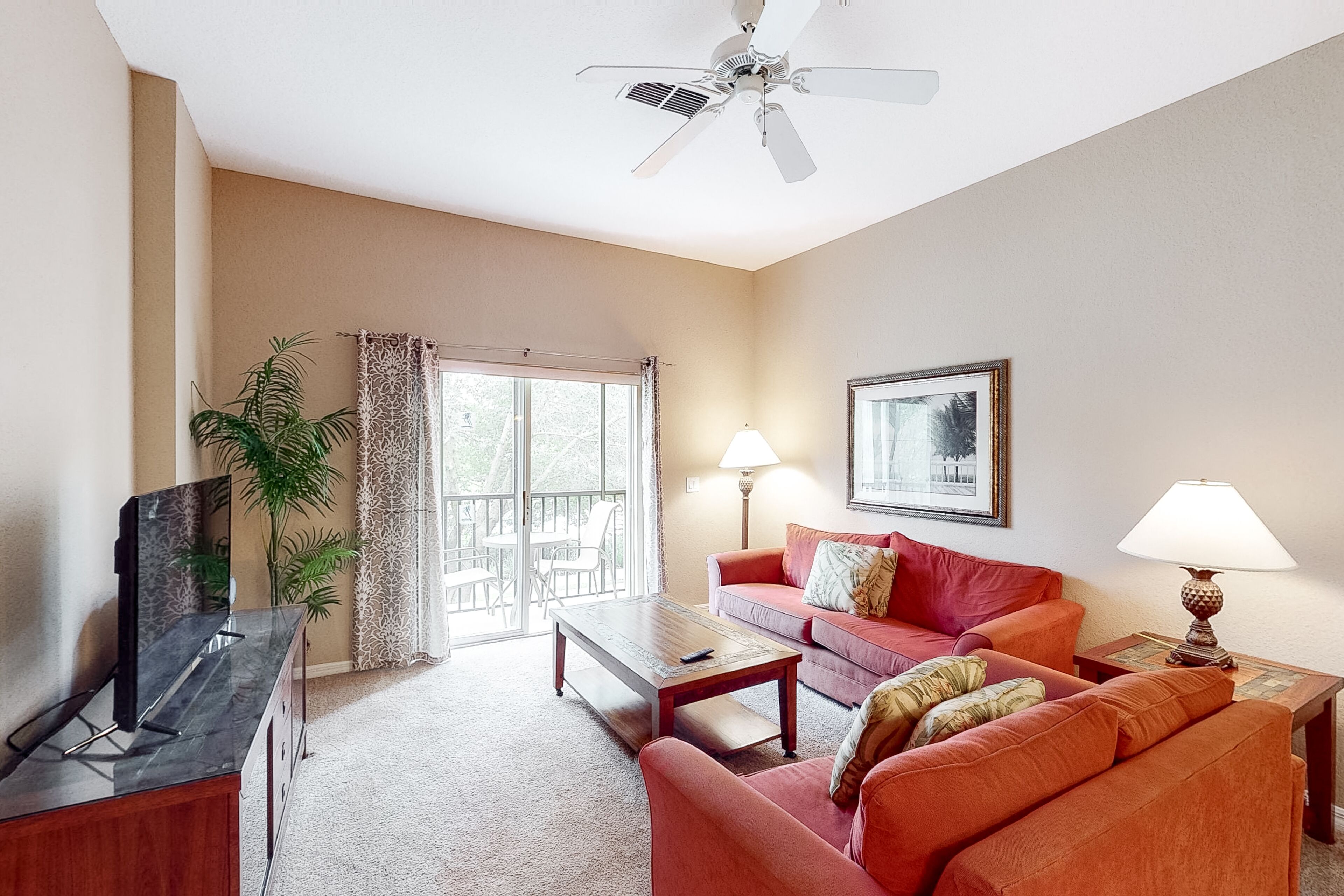 2nd floor condo with gym, pools, restaurant & sauna - near theme parks