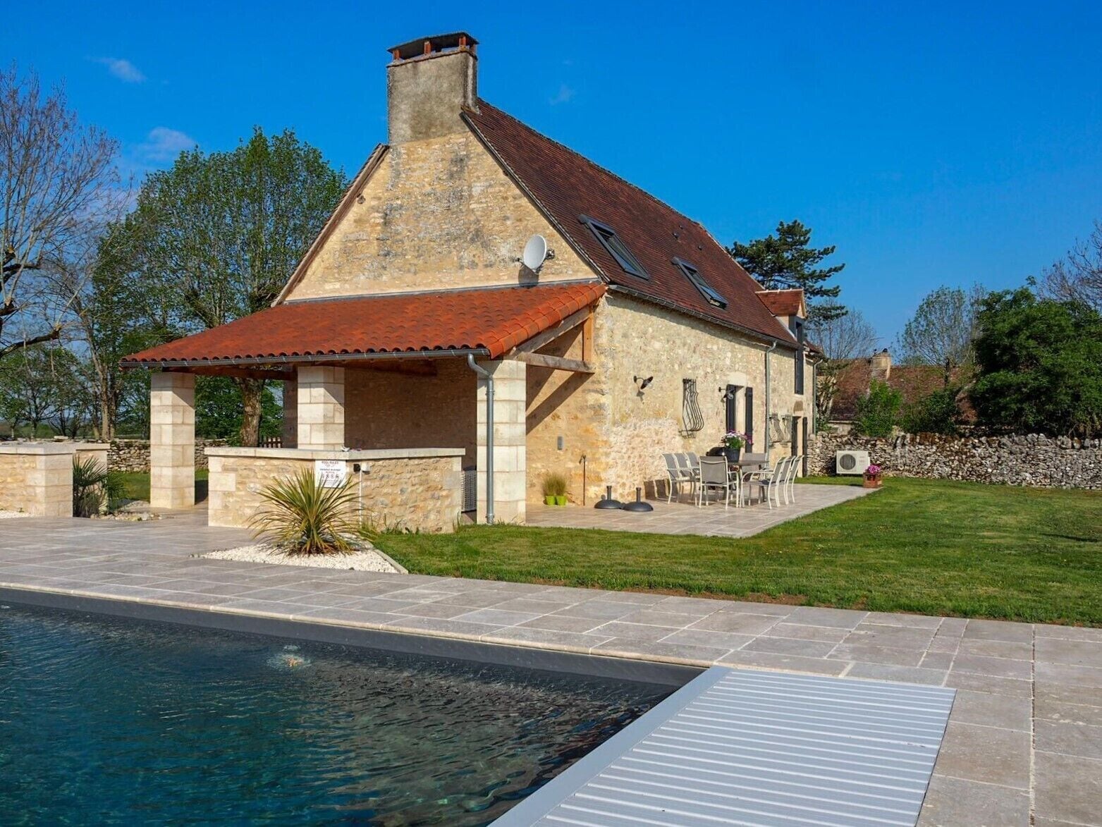 Piscine extérieure, piscine chauffée