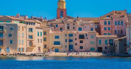 MAISON DE 2 Ă 10 PERSONNES PISCINE CHAUFFĂE TERRAIN PETANQUE VAR