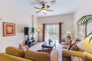 Televisio, DVD-soitin, pöytäjalkapallopöytä, pöytätennispöytä