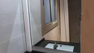 Habitación Doble con Ducha Privada y Baño Compartido | Ropa de cama