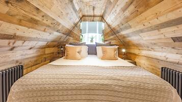 Superior 1-Bedroom Apartment (The Retreat) - (1 King) | Egyptian cotton sheets, premium bedding, down duvets, in-room safe