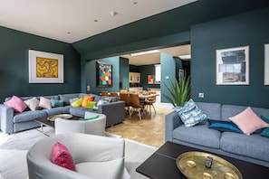 Smart TV - No1. Apartments & Bedrooms St Andrews - St Mary’s (St. Andrews)